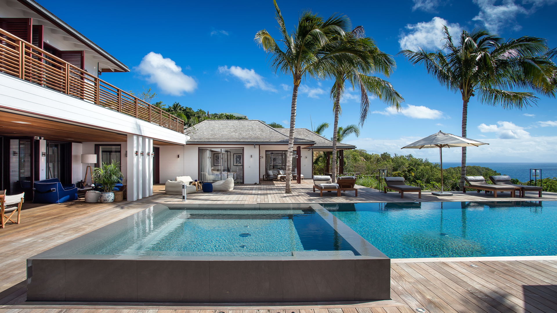 POOL & TERRACE
