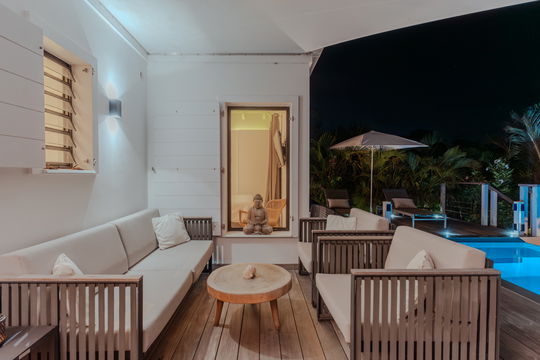 VILLA COZY AMANCAYA BY NIGHT 1
