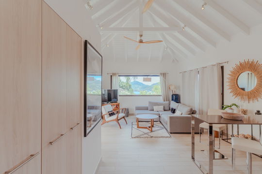VILLA COZY AMANCAYA LIVING AREA & KITCHEN 3
