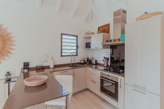 VILLA COZY AMANCAYA LIVING AREA & KITCHEN 4