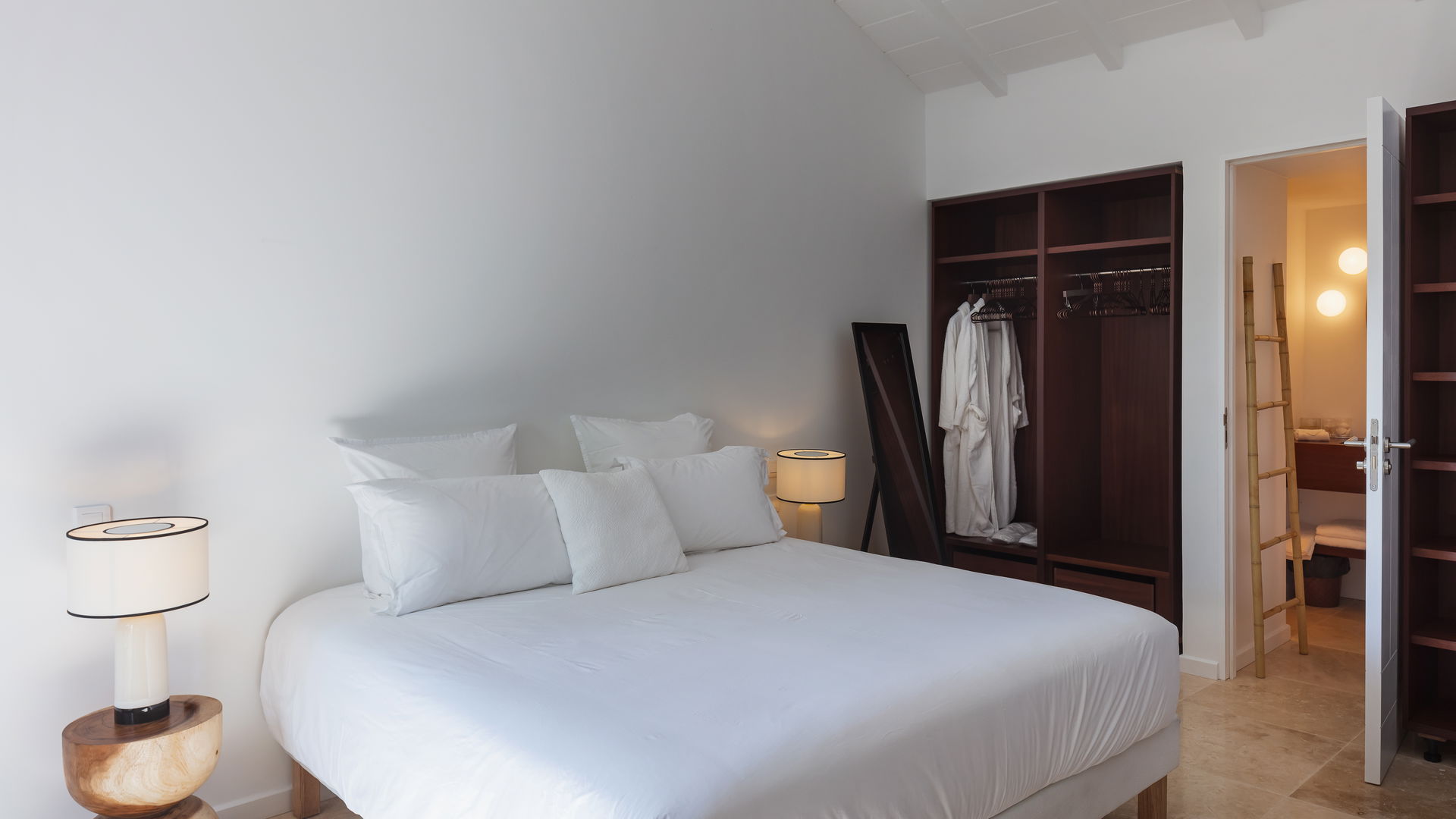 BEDROOM 5