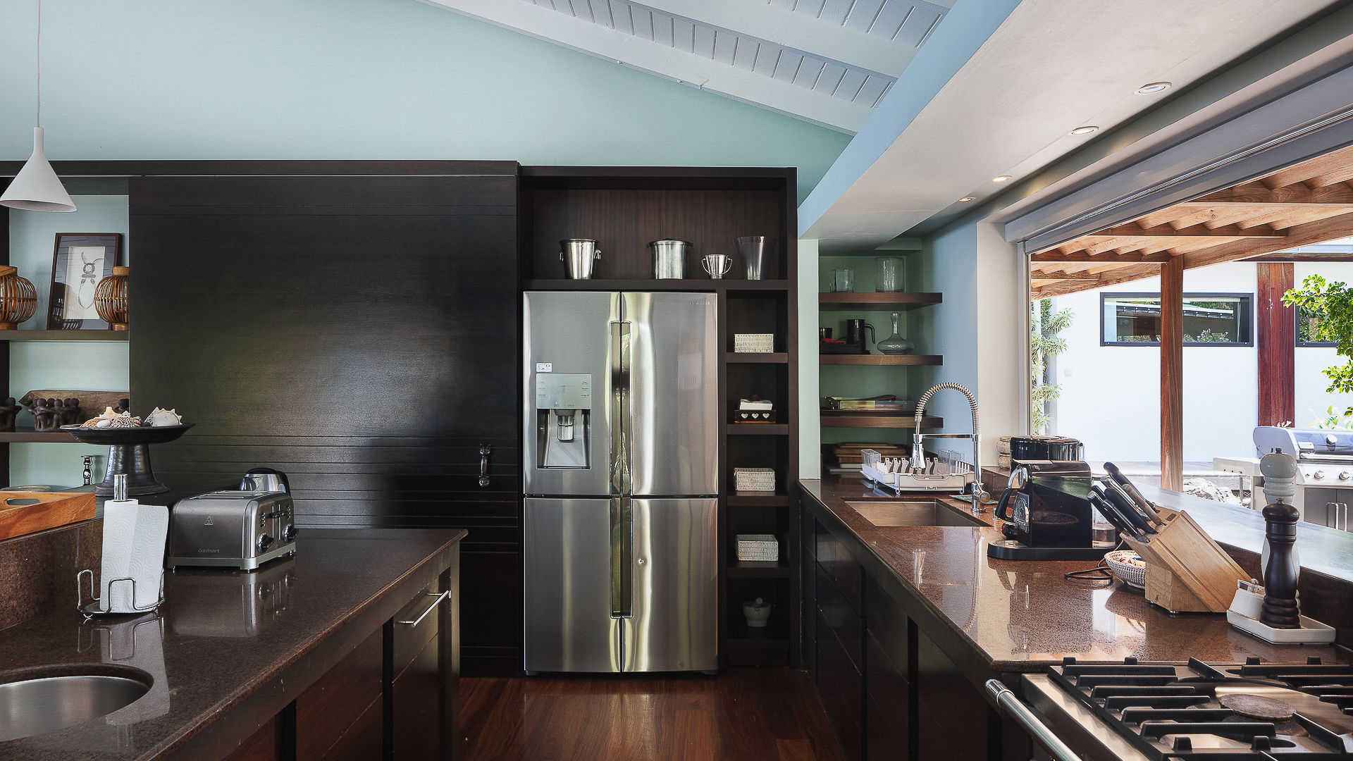 KITCHEN & DINING AREA