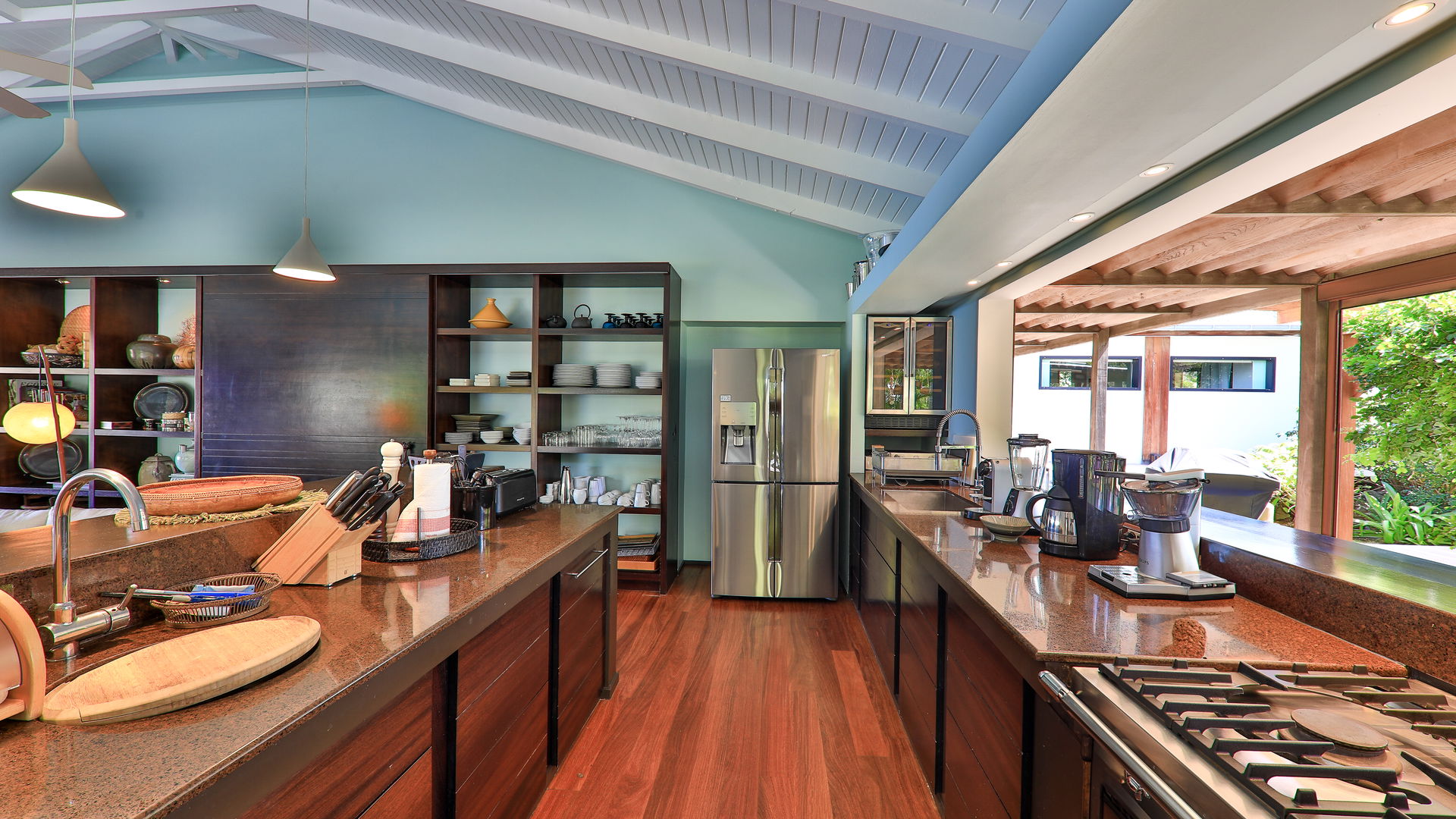 KITCHEN & DINING AREA