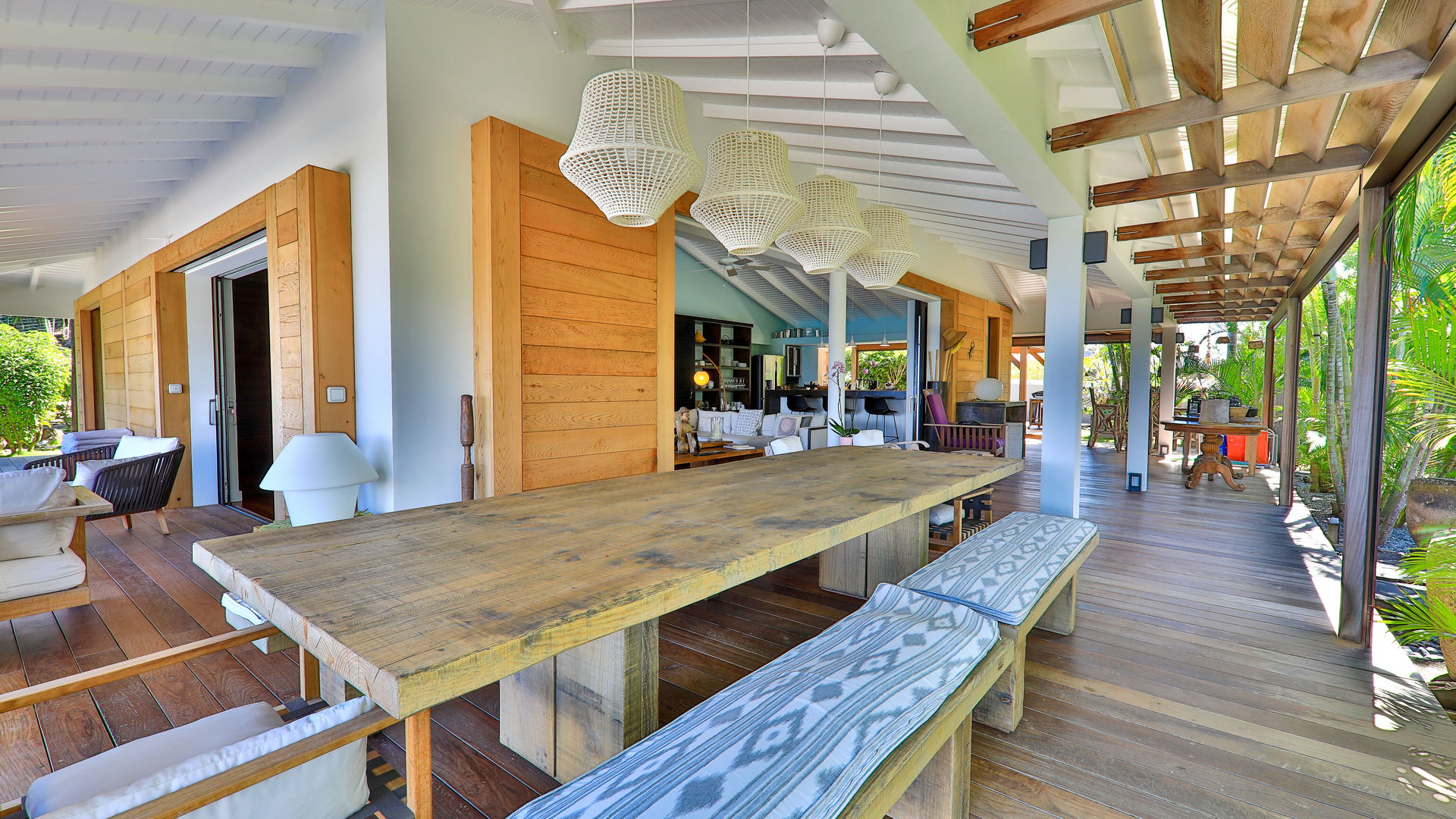 KITCHEN & DINING AREA
