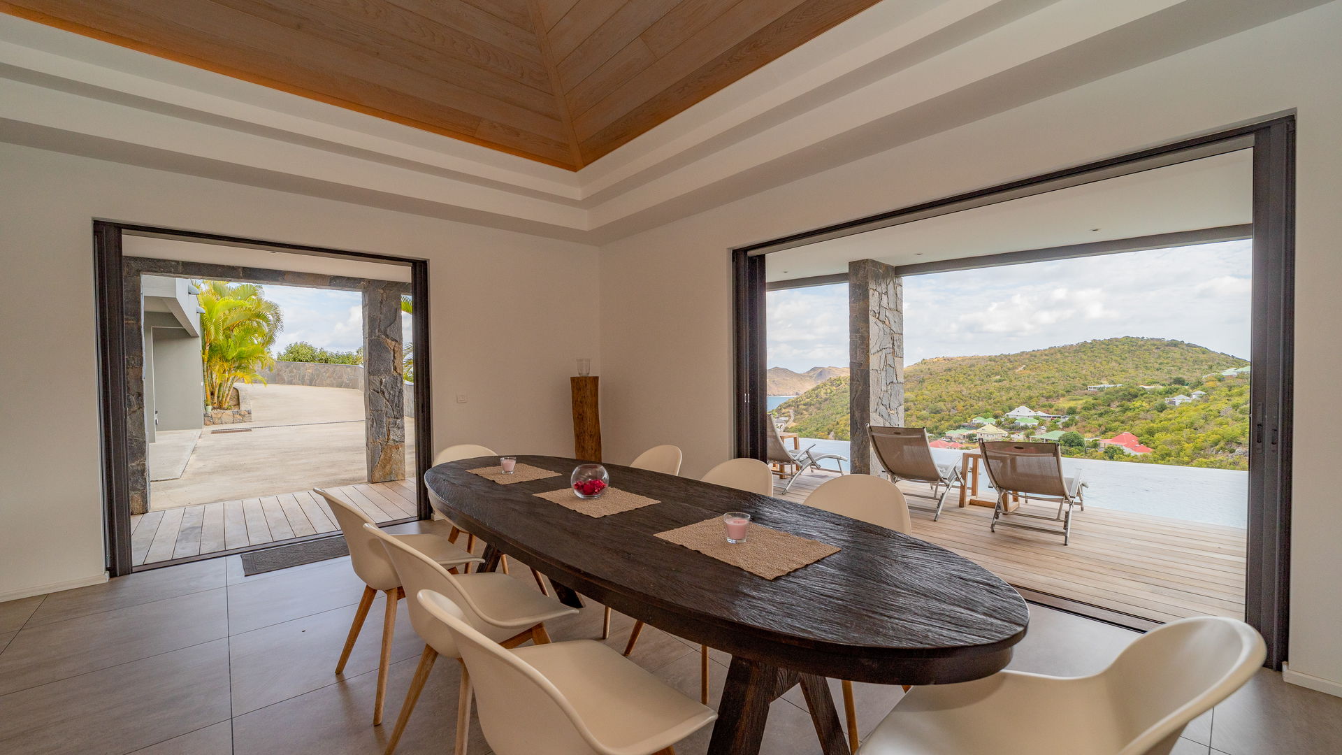 KITCHEN & DINING AREA