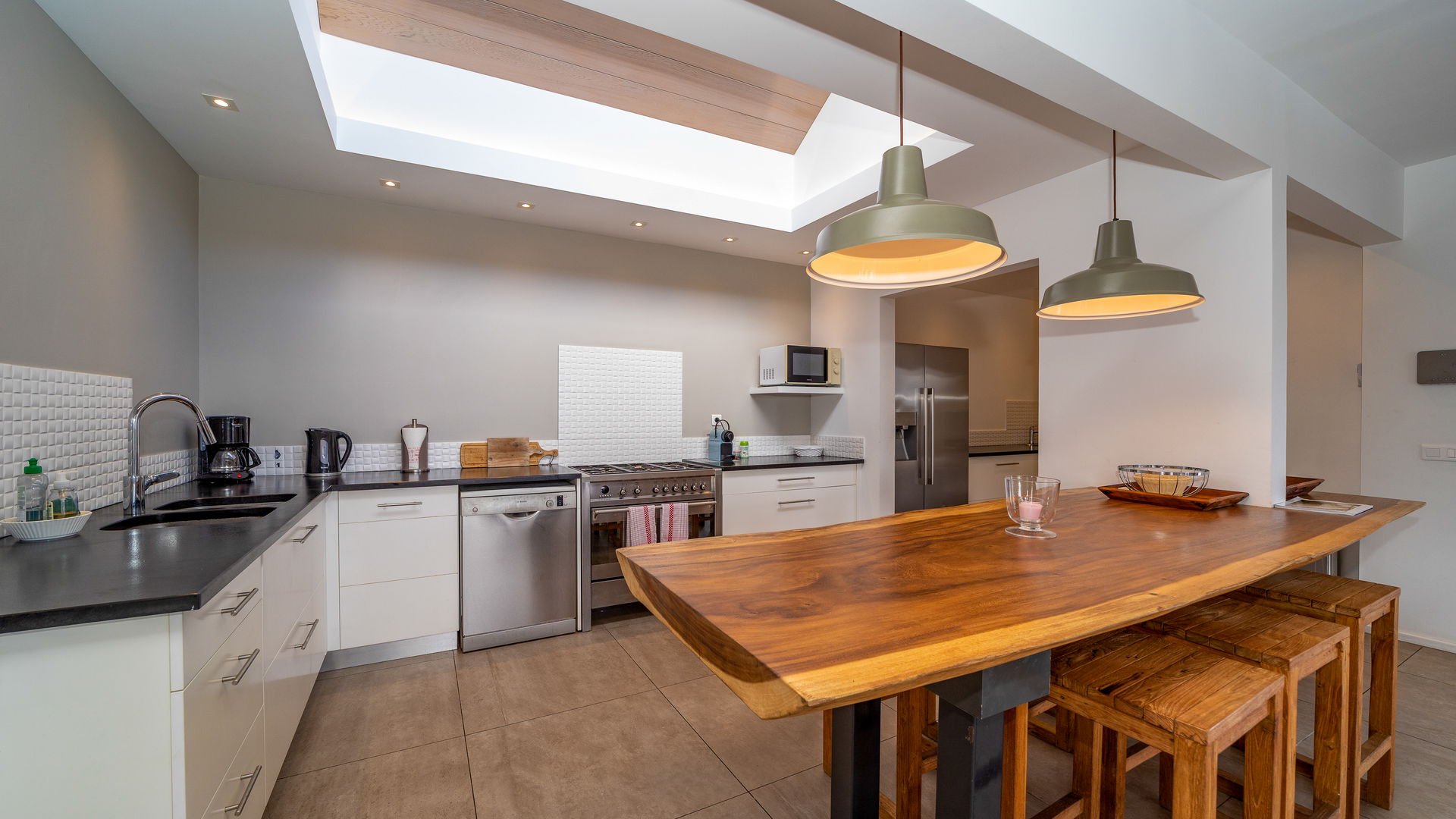 KITCHEN & DINING AREA