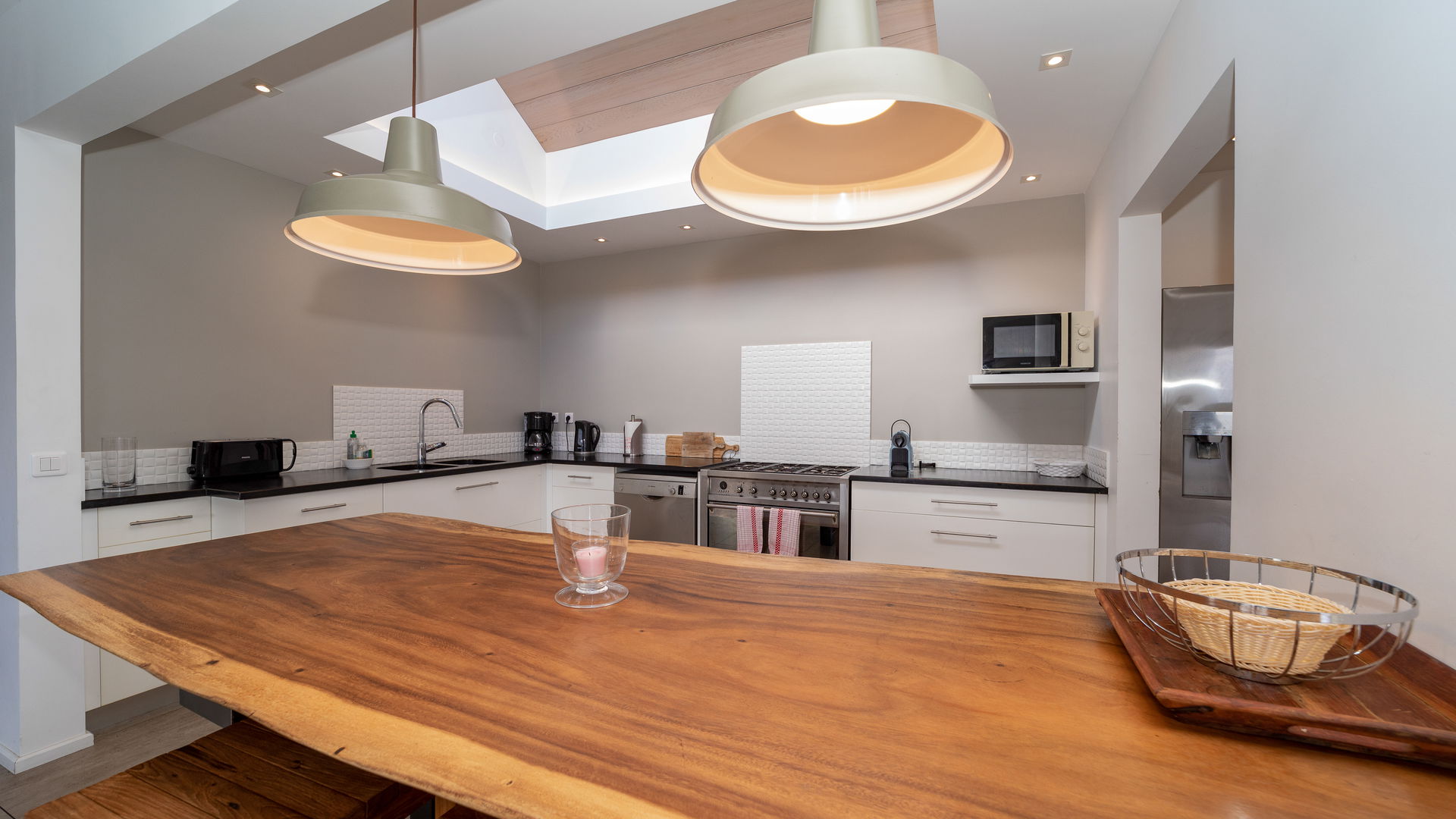 KITCHEN & DINING AREA