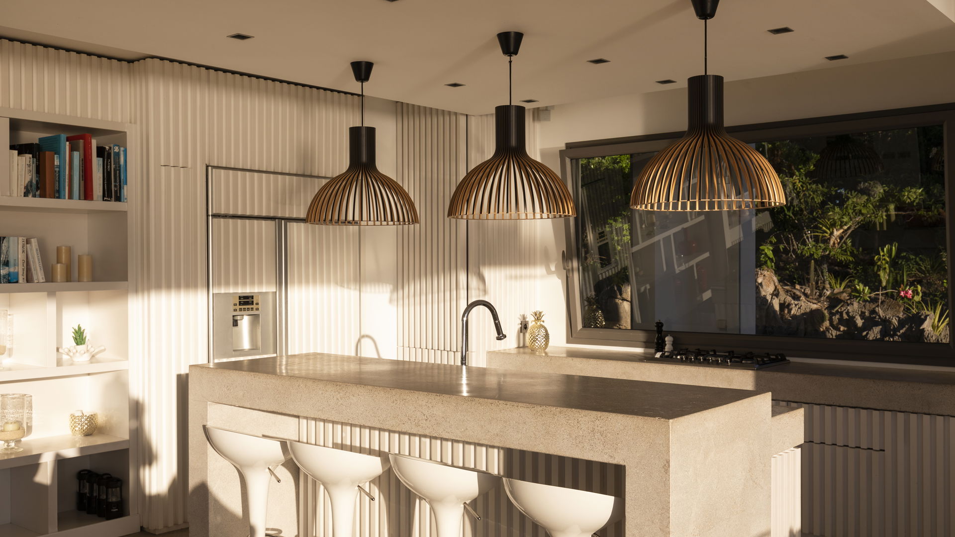 KITCHEN & DINING AREA