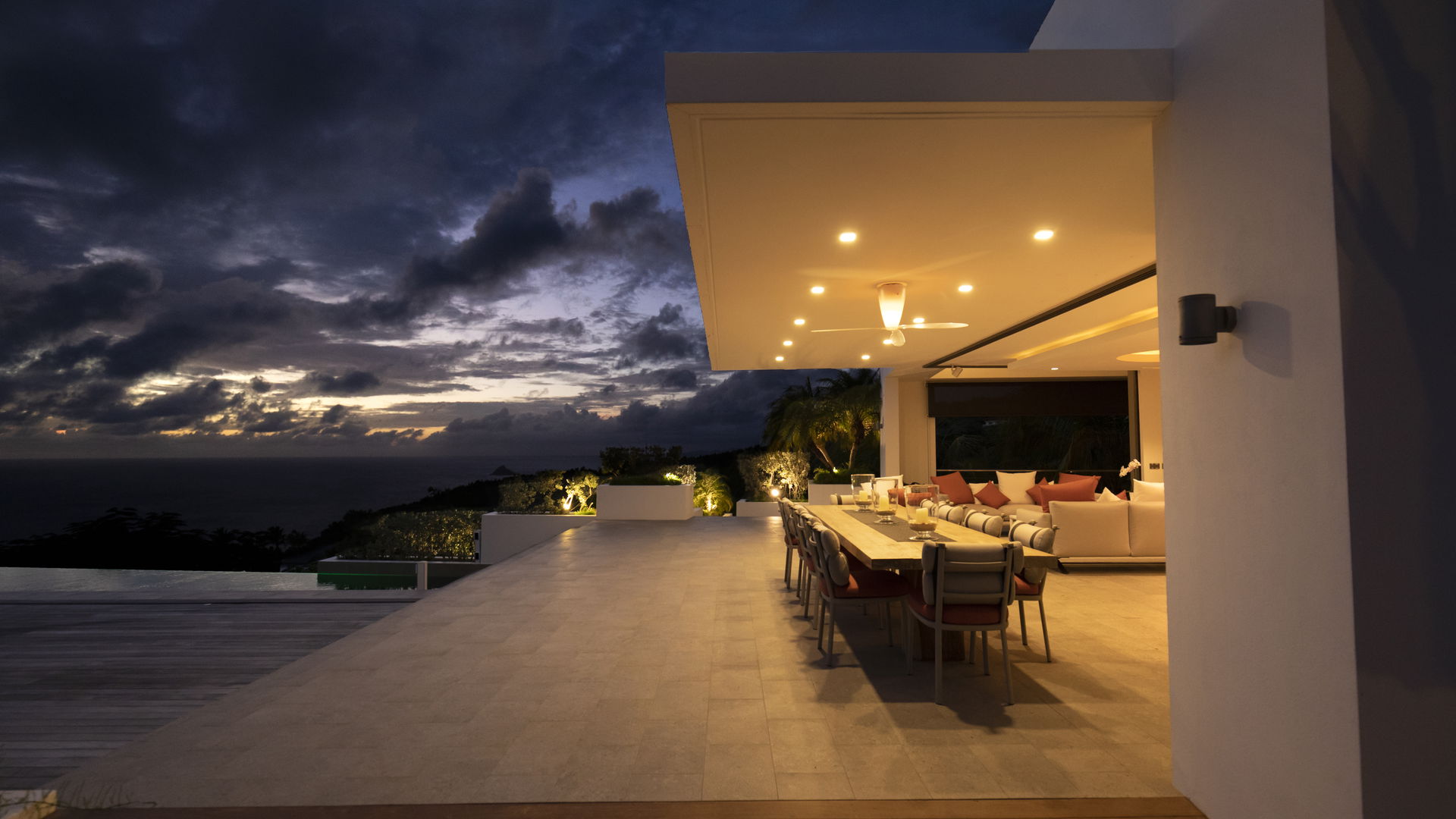 KITCHEN & DINING AREA