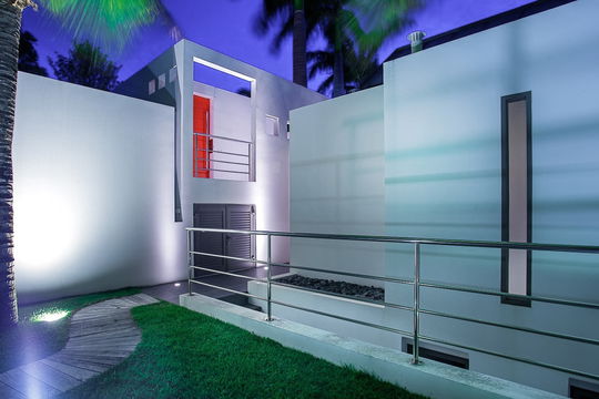 VILLA NIRVANA BY NIGHT 12