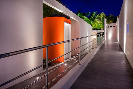 VILLA NIRVANA BY NIGHT 15