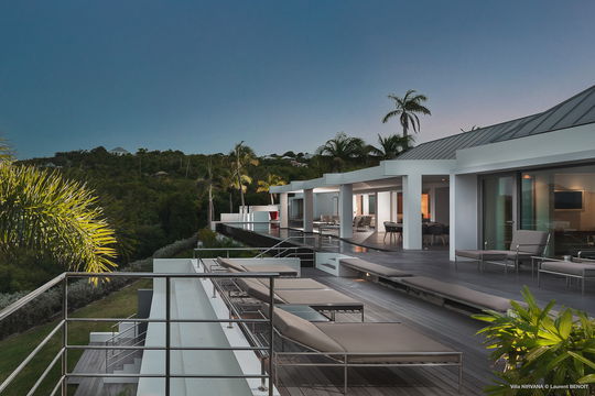 VILLA NIRVANA BY NIGHT 2