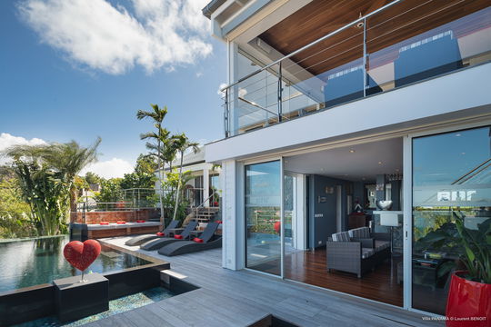 VILLA PANAMA BAR & FITNESS ROOM 1