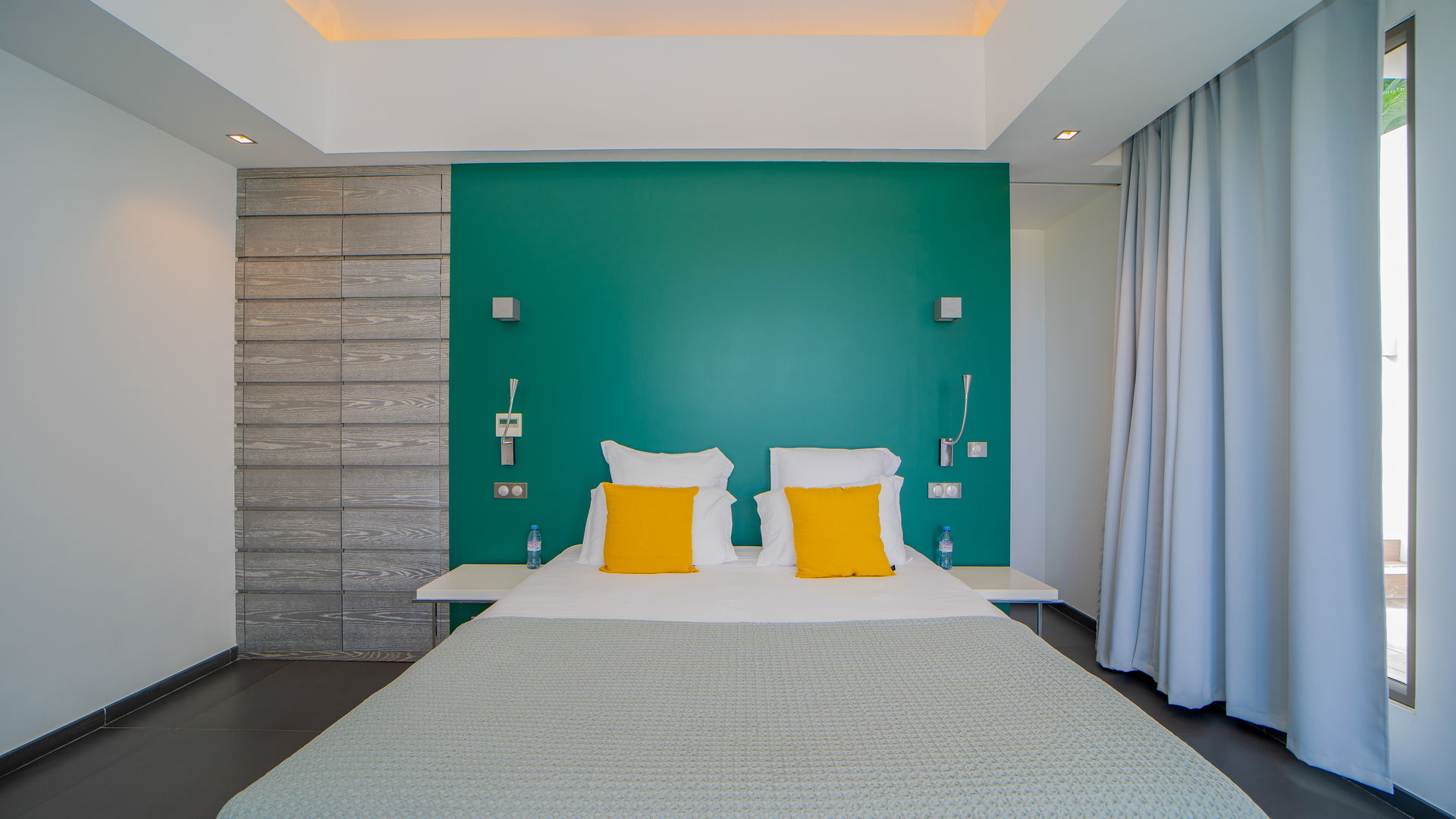 BEDROOM 2