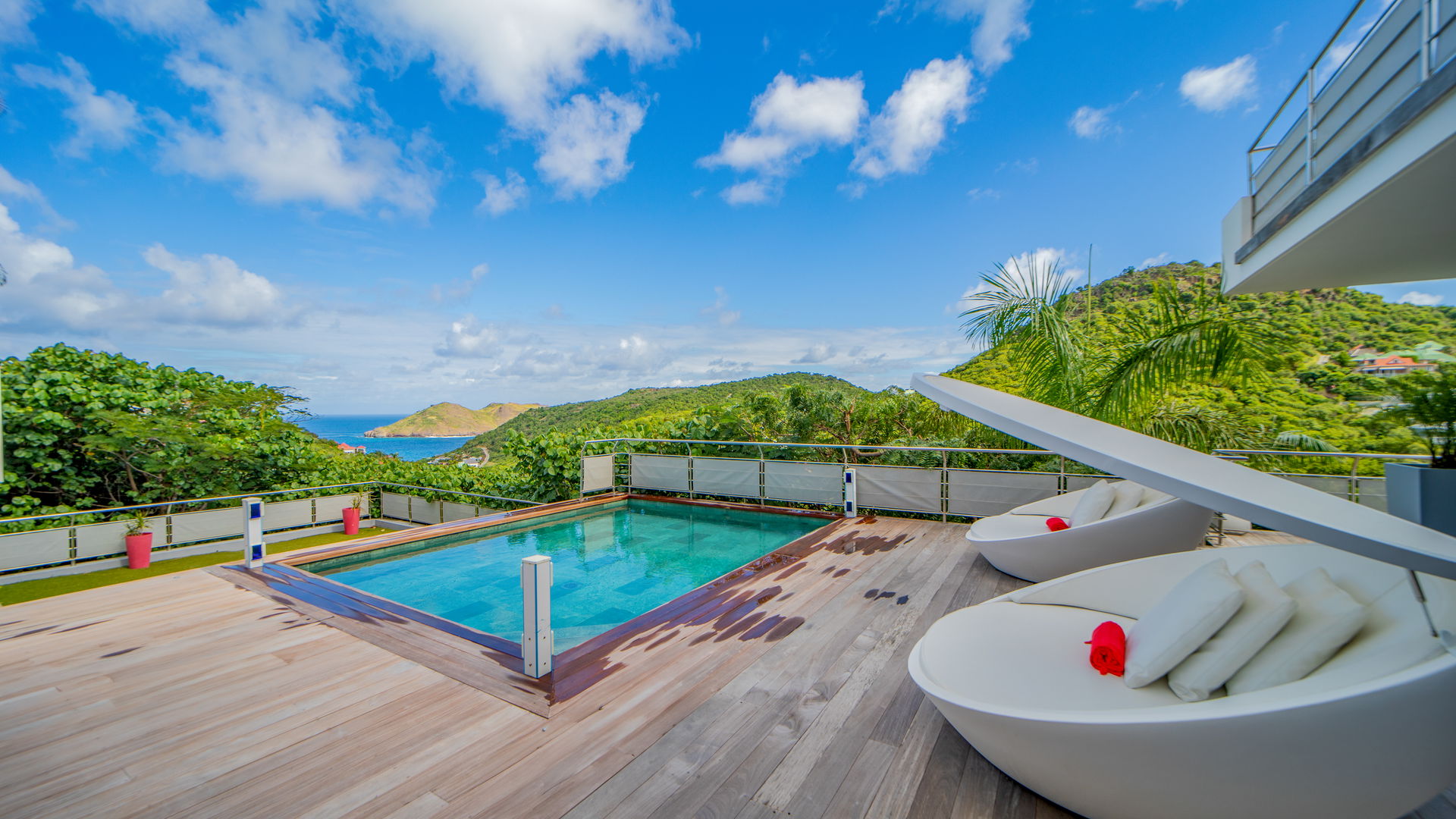 JACUZZI & KIDS POOL