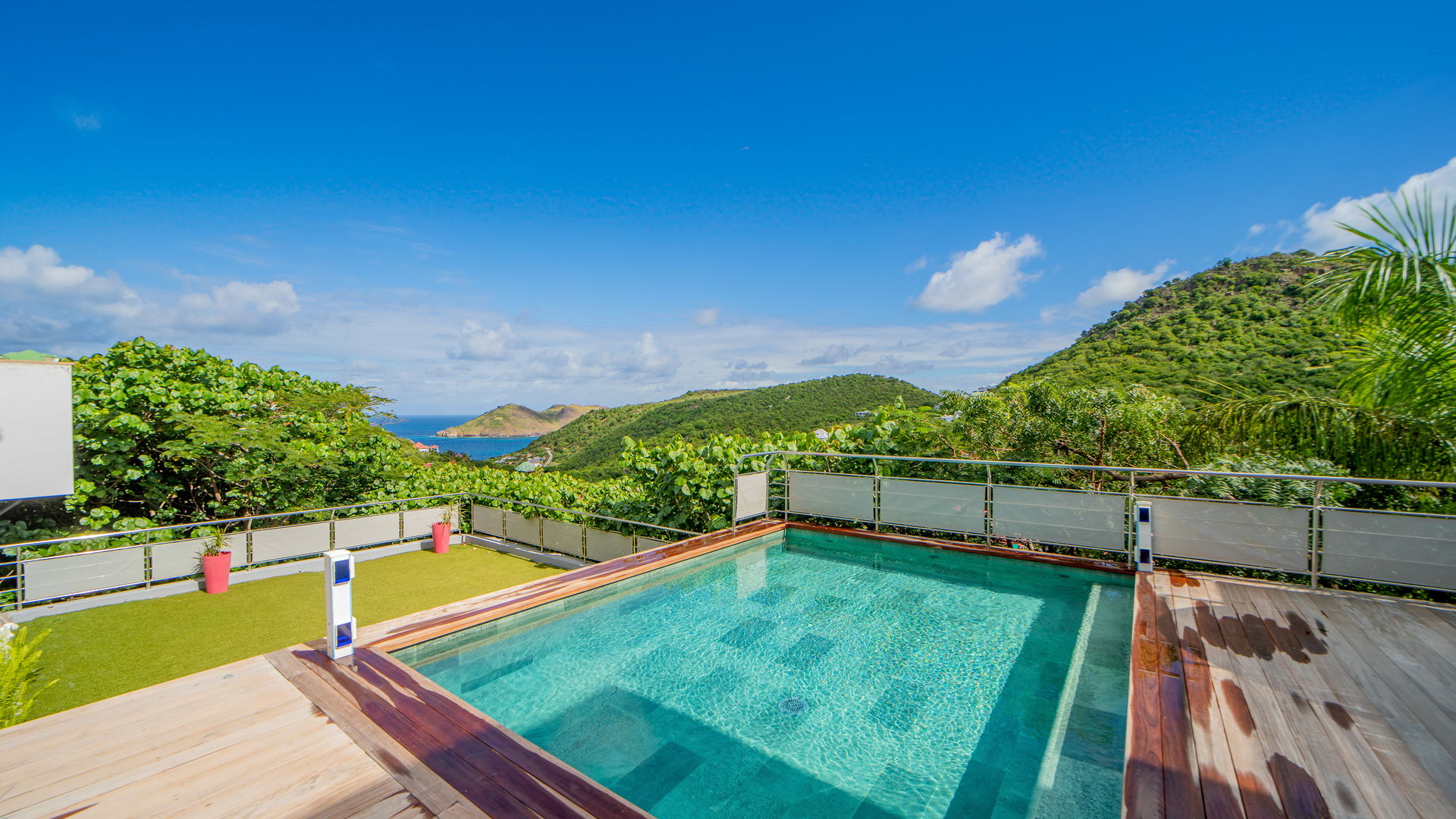 JACUZZI & KIDS POOL