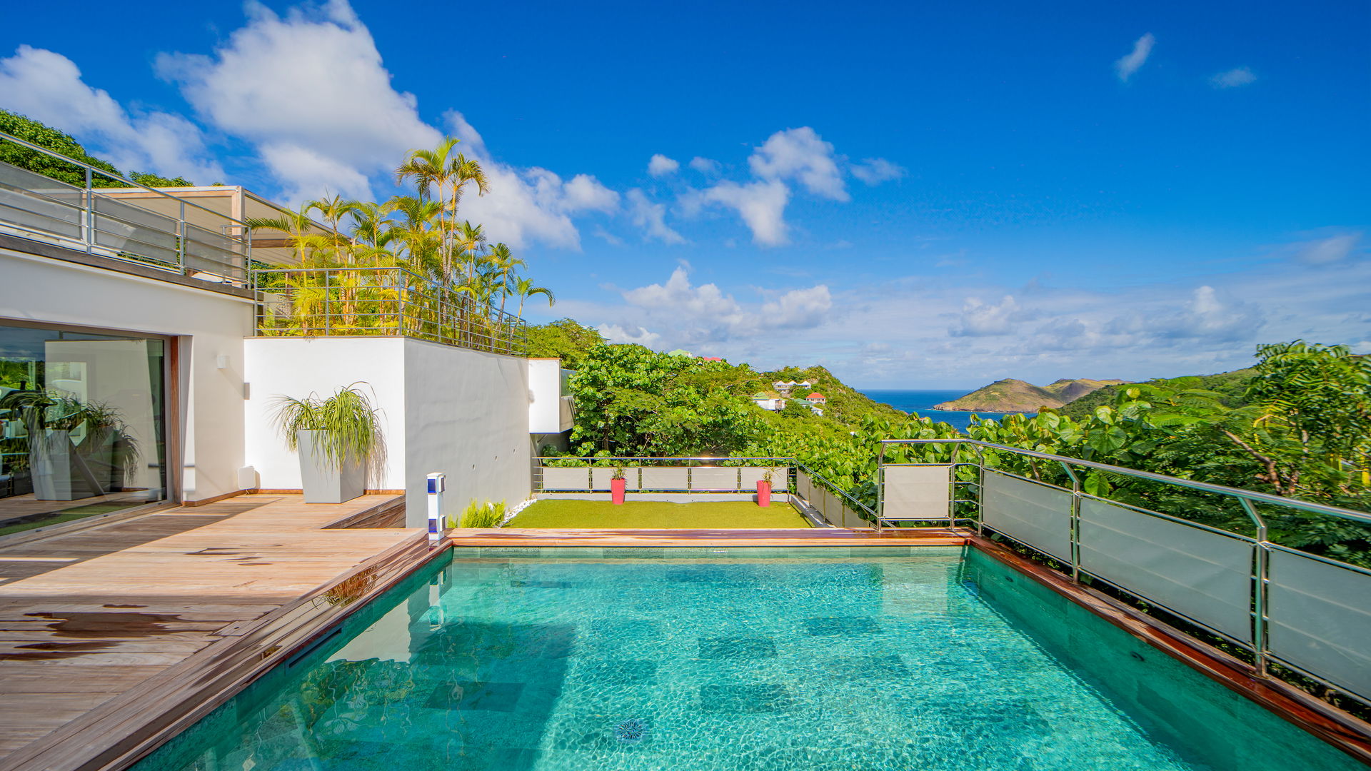 JACUZZI & KIDS POOL