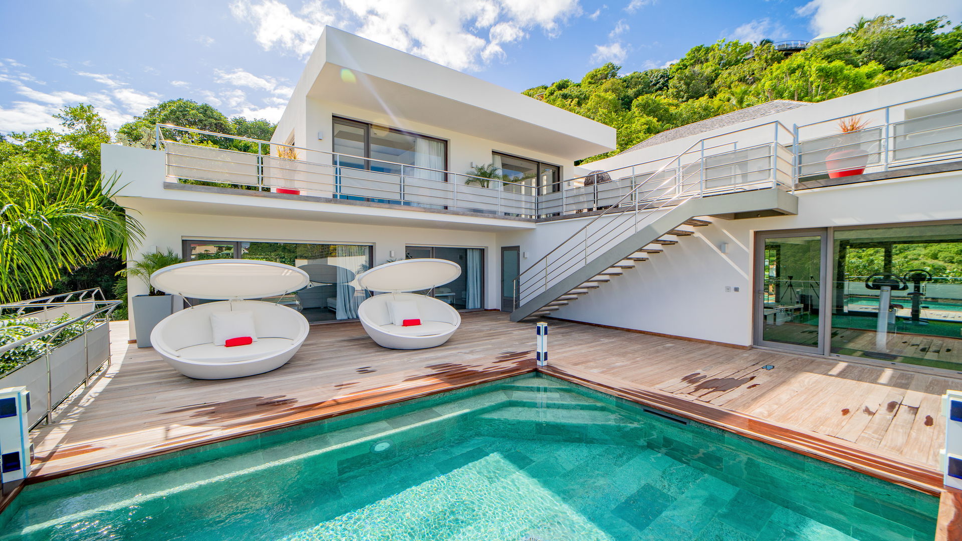 JACUZZI & KIDS POOL