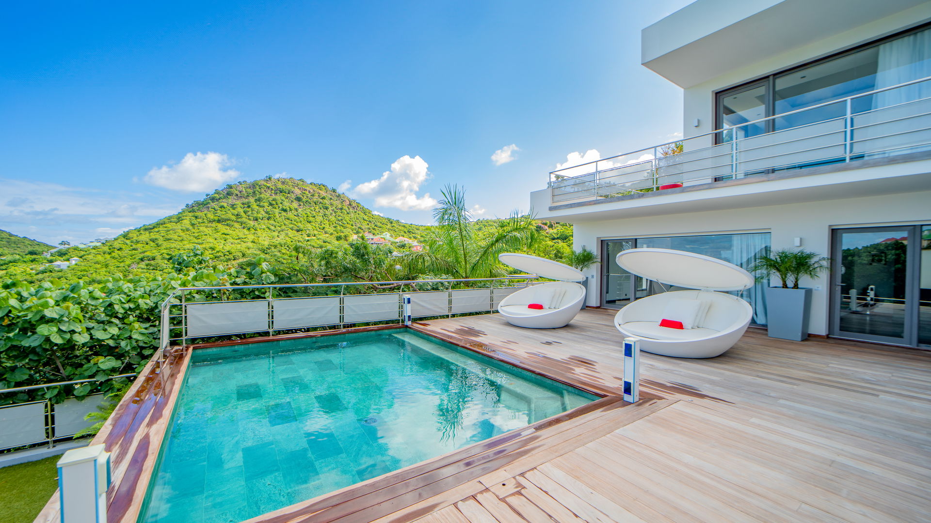 JACUZZI & KIDS POOL