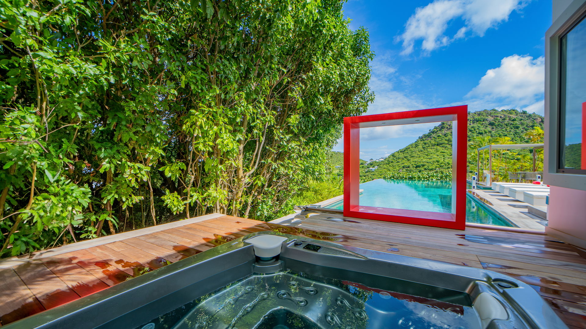 JACUZZI & KIDS POOL