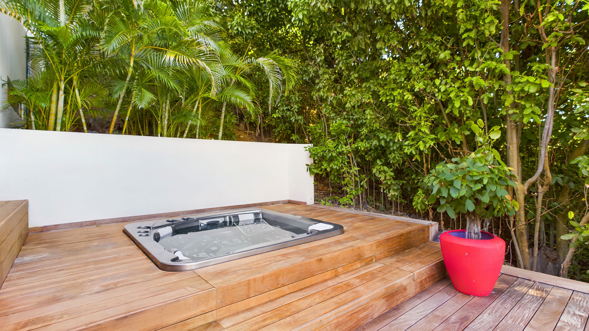 JACUZZI & KIDS POOL