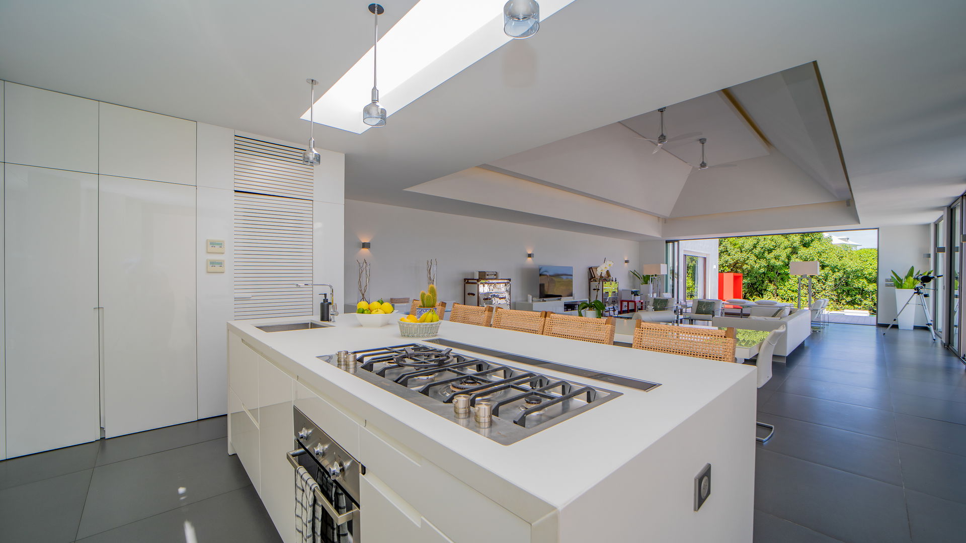KITCHEN & DINING AREA