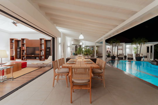 VILLA MAISON ROUGE BY NIGHT 3