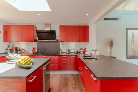 VILLA MAISON ROUGE KITCHEN & DINING AREA 3