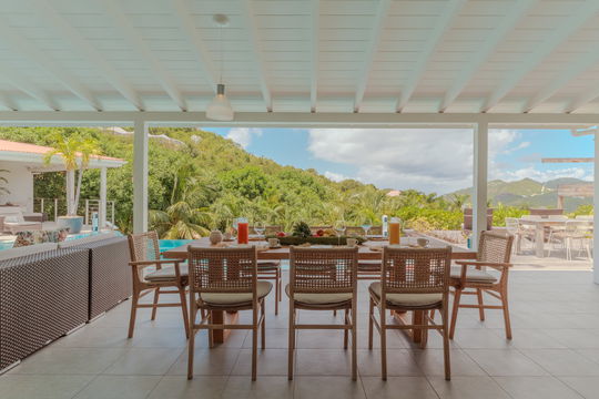 VILLA MAISON ROUGE KITCHEN & DINING AREA 7