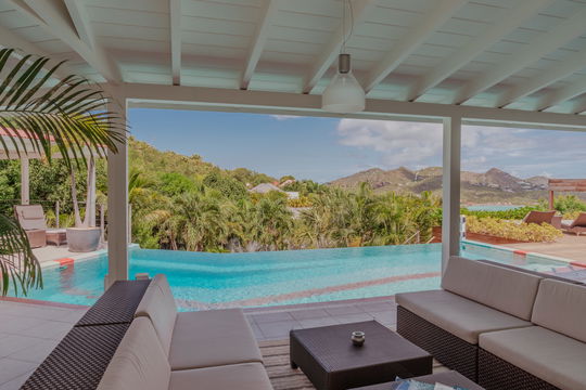 VILLA MAISON ROUGE OUTDOOR LOUNGE AREA 1