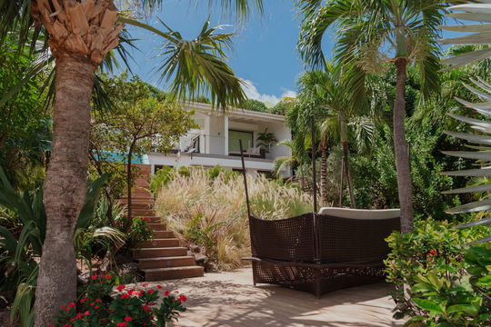 VILLA MAISON ROUGE OUTDOOR LOUNGE AREA 10