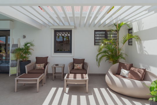 VILLA MAISON ROUGE OUTDOOR LOUNGE AREA 2