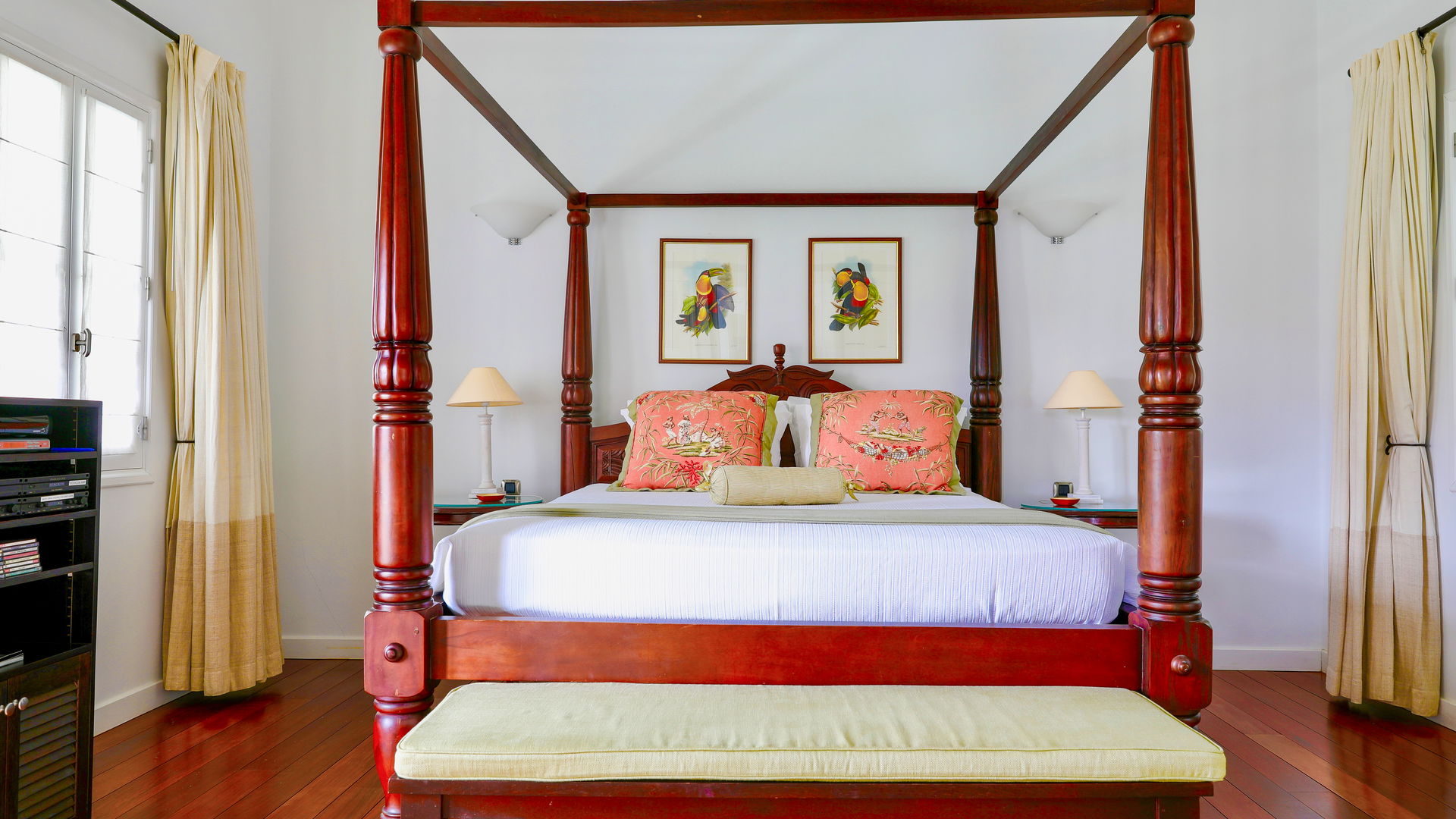 BEDROOM 2