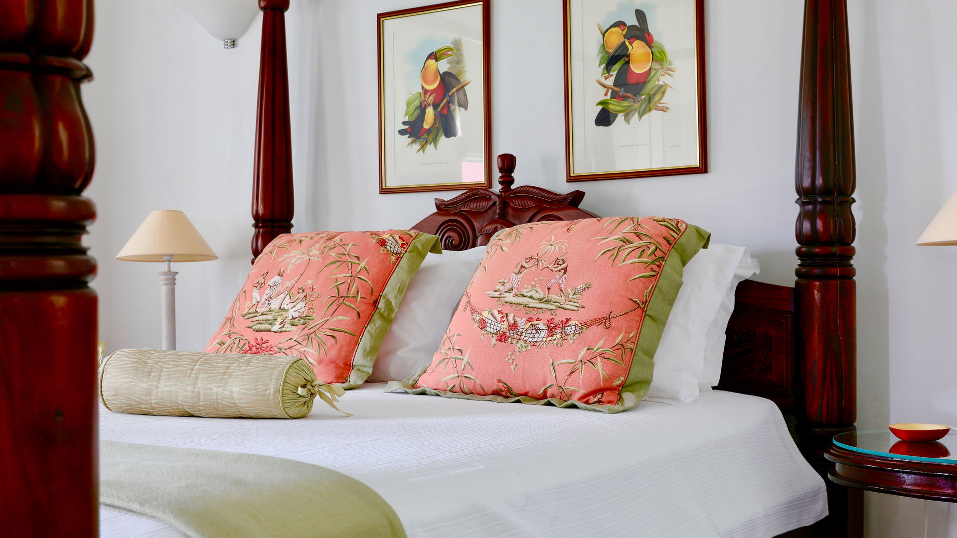 BEDROOM 2