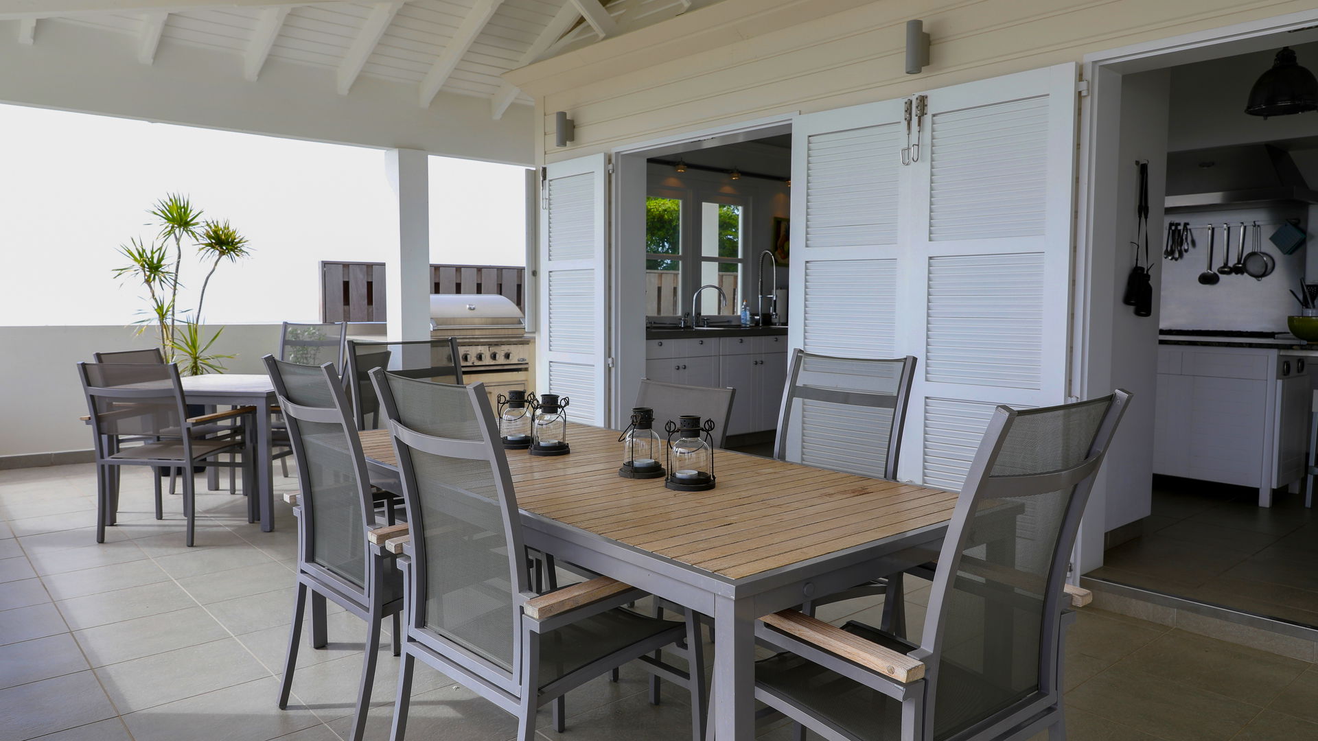 DINING AREAS