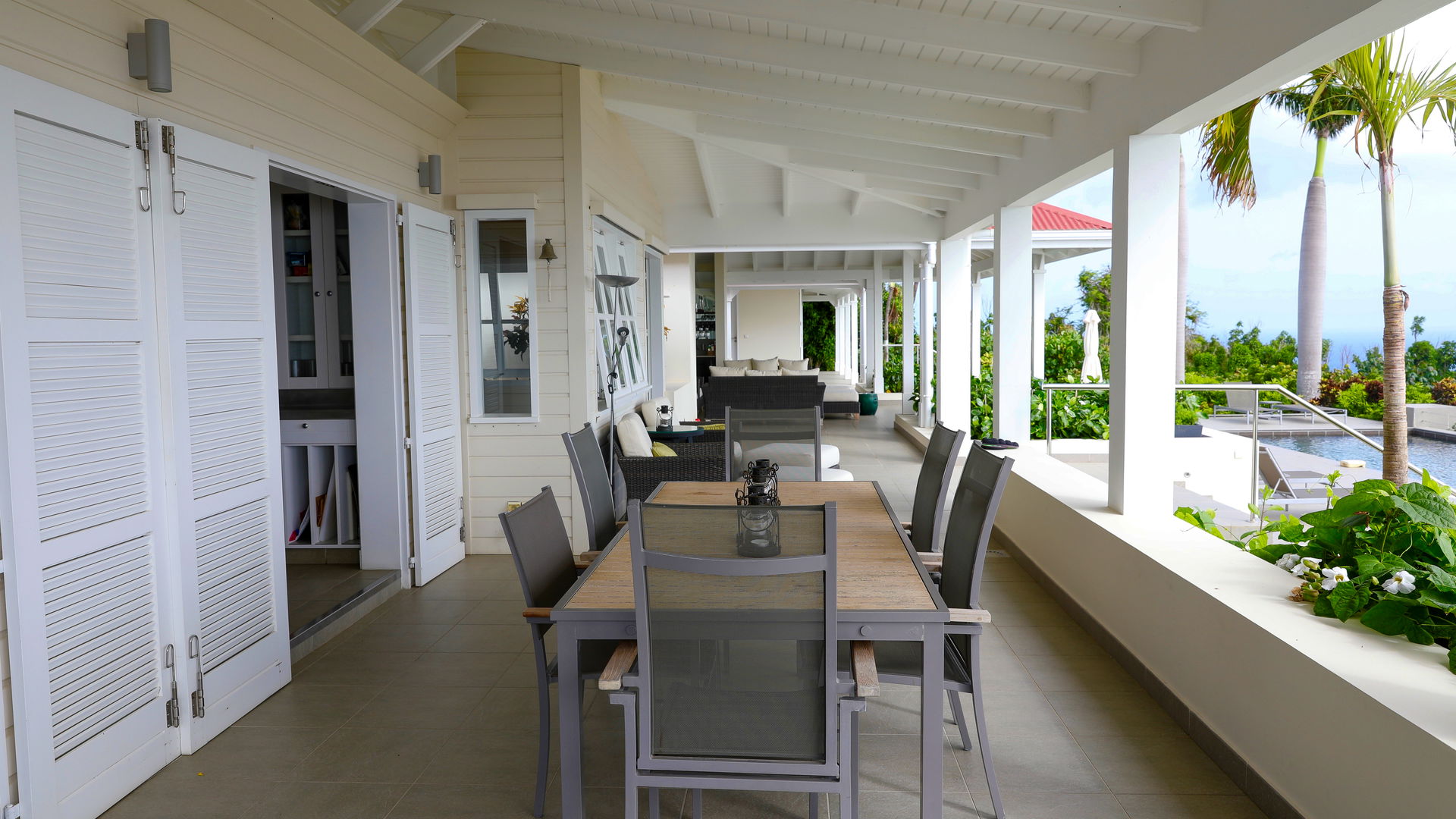 DINING AREAS