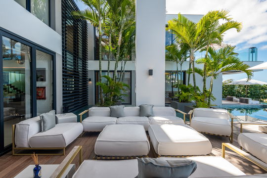 VILLA NEO OUTDOOR LOUNGE AREA 1