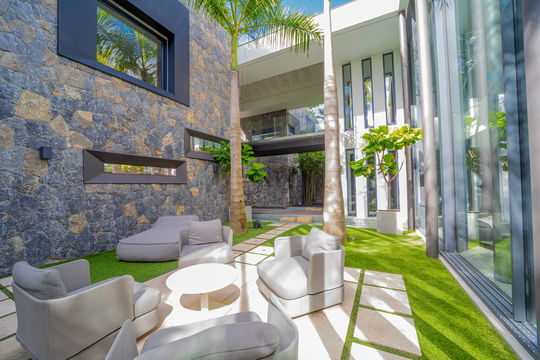 VILLA NEO OUTDOORS 8