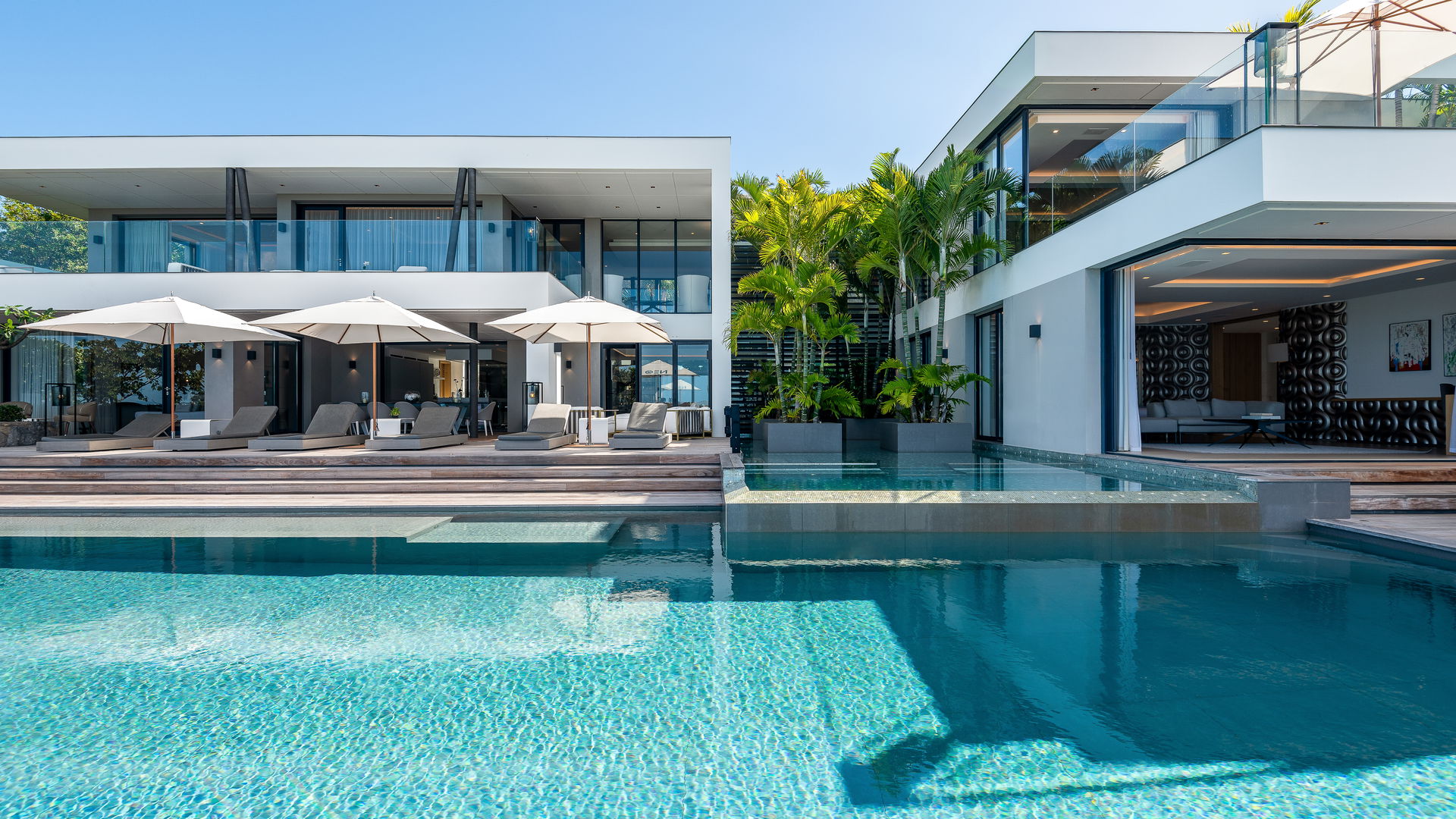 POOL & TERRACE