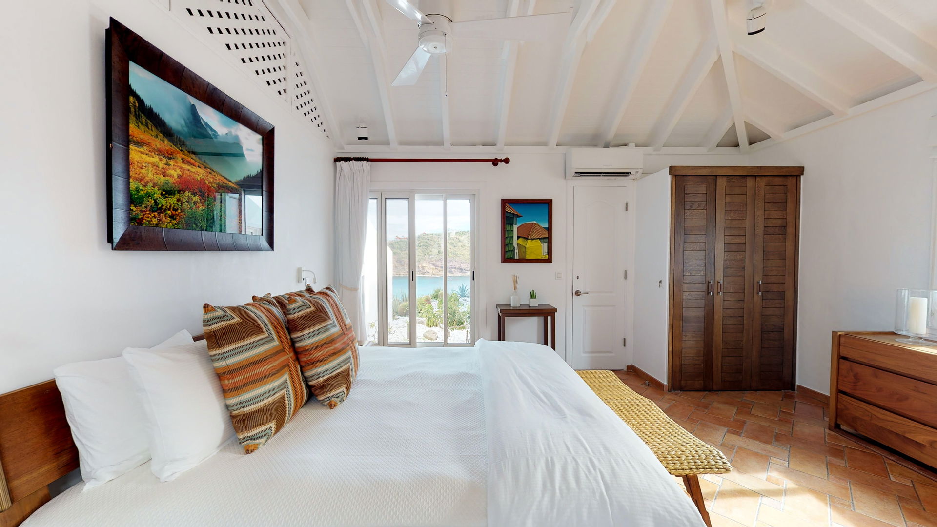 BEDROOM 1