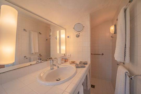 VILLA CAP AU VENT BEDROOM1 8
