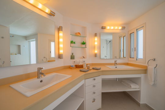 VILLA CAP AU VENT BEDROOM2 7