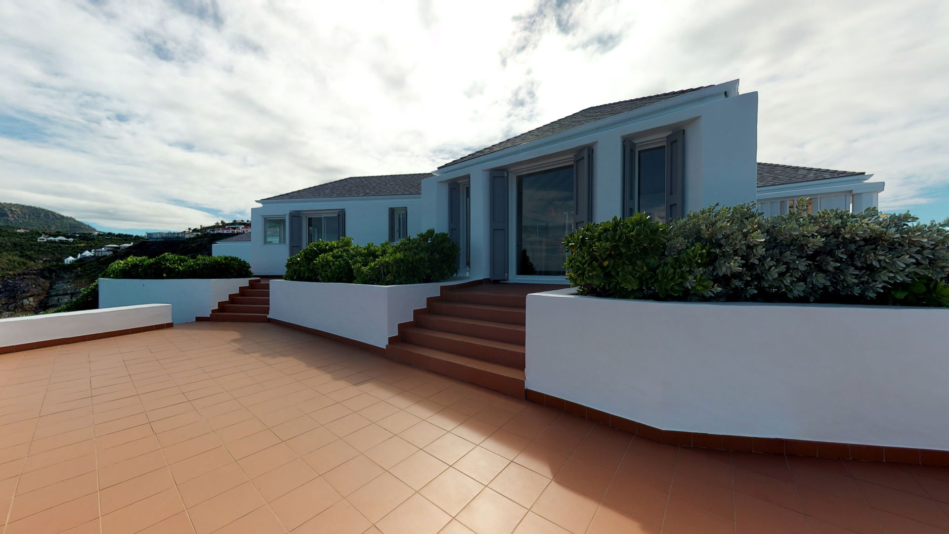 POOL & TERRACE