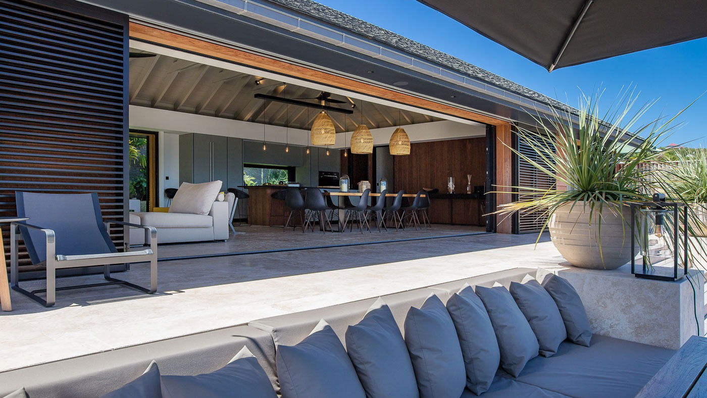 OUTDOOR DINING AREA