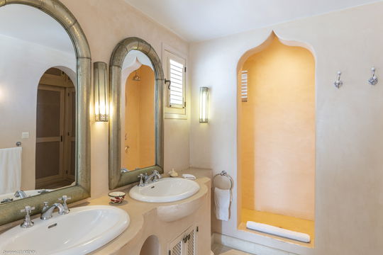 VILLA MAURESQUE BEDROOM2 3