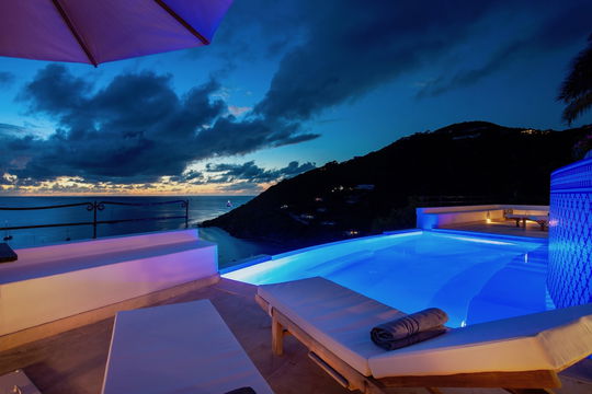 VILLA MAURESQUE BY NIGHT 2