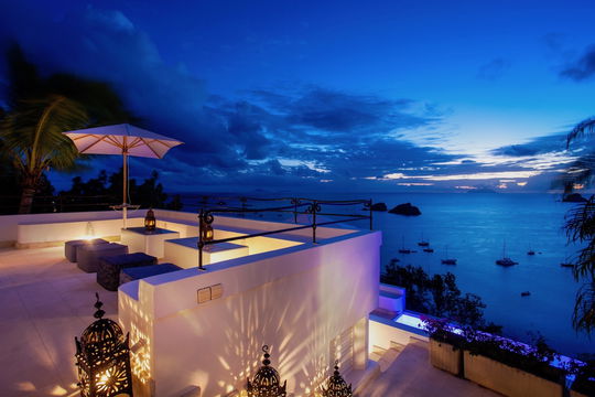 VILLA MAURESQUE BY NIGHT 6