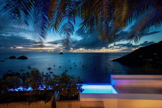 VILLA MAURESQUE BY NIGHT 7