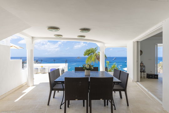 VILLA MAURESQUE KITCHEN & DINING AREA 1
