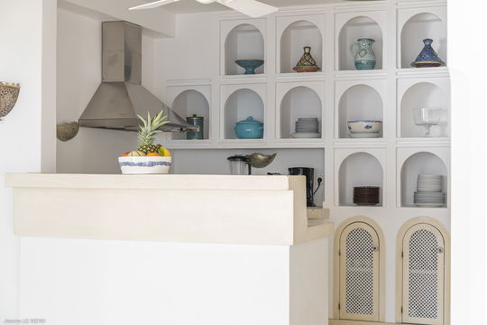 VILLA MAURESQUE KITCHEN & DINING AREA 8